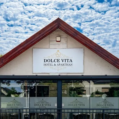 Dolce فندق بالاتونكينيشي
